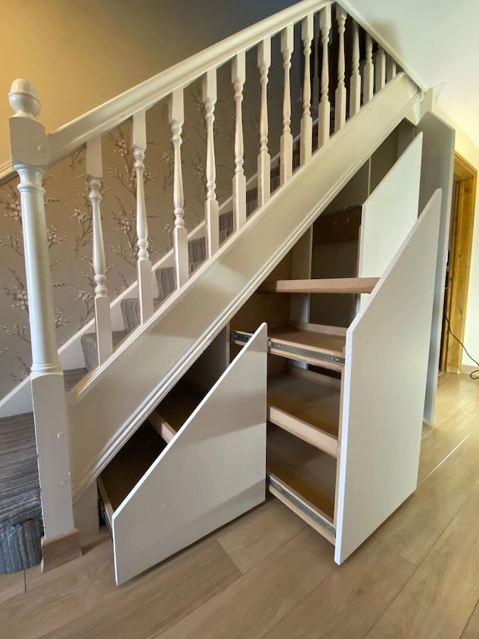 4 Section 3 Draw 1 Door storage